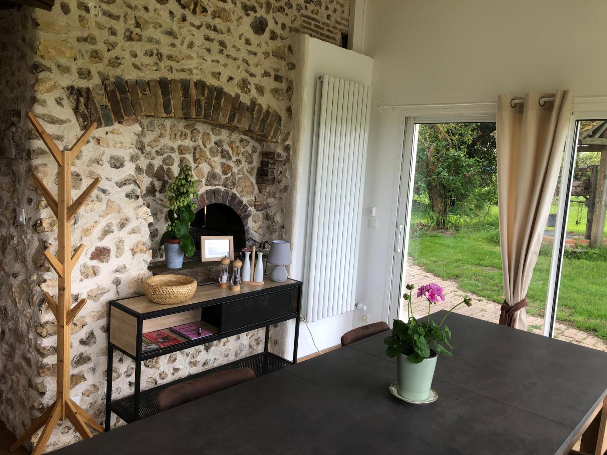 Le Spa Est Dans Le Pre Trigueres ภายนอก รูปภาพ