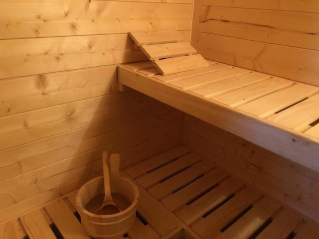 Le Spa Est Dans Le Pre Trigueres ภายนอก รูปภาพ